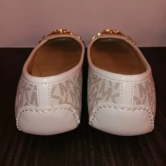NWT IN BOX 💥 MICHAEL KORS Vanilla Fulton Studded Logo Moccasins w/Gold MK Logo