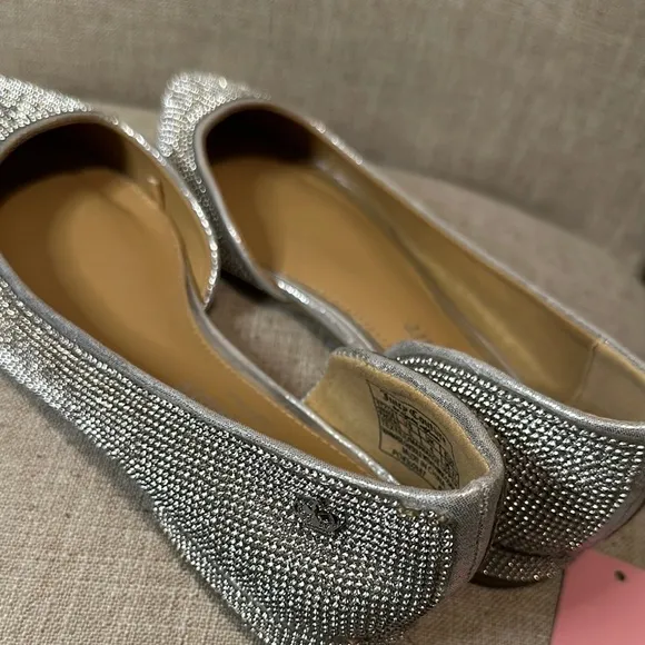 NWT Juicy Couture Pointed Toe Silver Rhinestone Ballet Flats Size 6