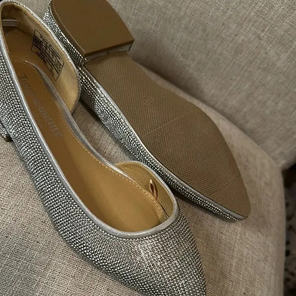 NWT Juicy Couture Pointed Toe Silver Rhinestone Ballet Flats Size 6