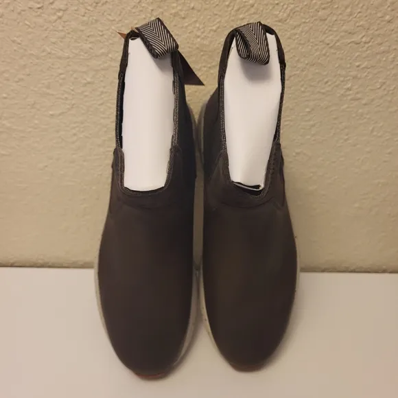 NWT Kodiak Brown Leather Takla Chelsea Boots Size 11