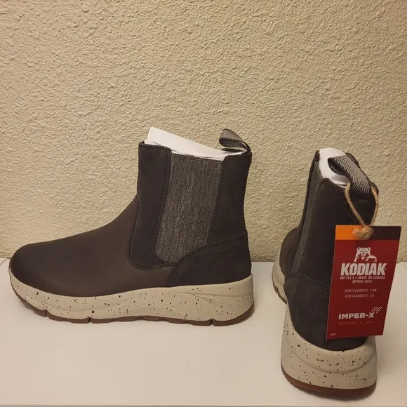 NWT Kodiak Brown Leather Takla Chelsea Boots Size 11