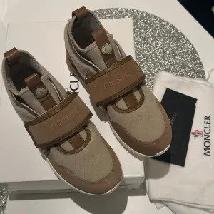 NWT Moncler Suede Low Top Sneakers Size 35 (US 5)