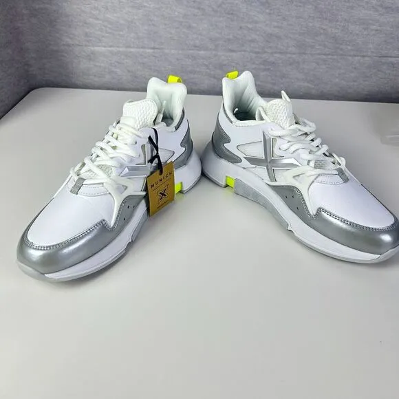 NWT Munich White Silver Lace-Up Low Top Click Dama Sneakers Women's Size 8