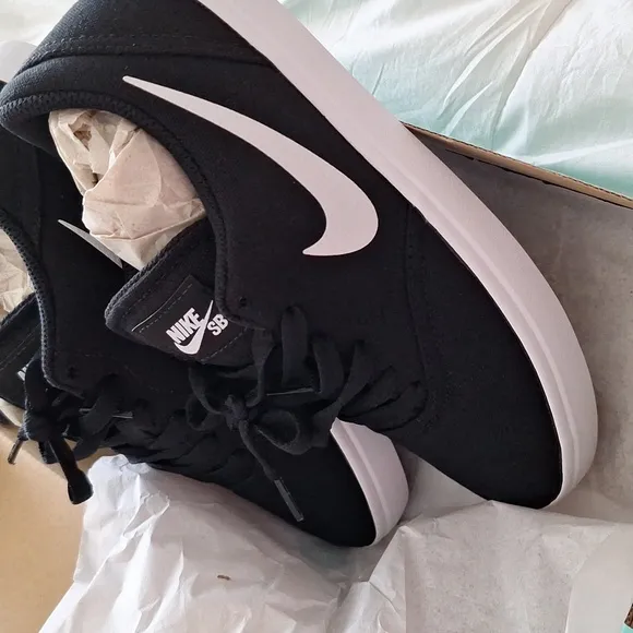 NWT Nike SB Check Canvas Low Top Sneakers Size Youth 5.5