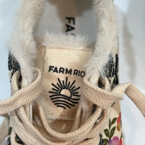 NWT Romantic Garden Platform Sneaker Size 8.5 Canvas With Floral Print