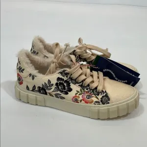 NWT Romantic Garden Platform Sneaker Size 8.5 Canvas With Floral Print