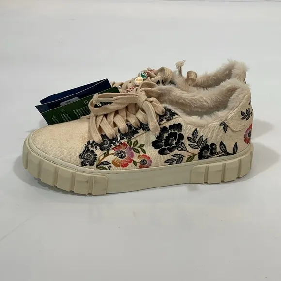 NWT Romantic Garden Platform Sneaker Size 8.5 Canvas With Floral Print