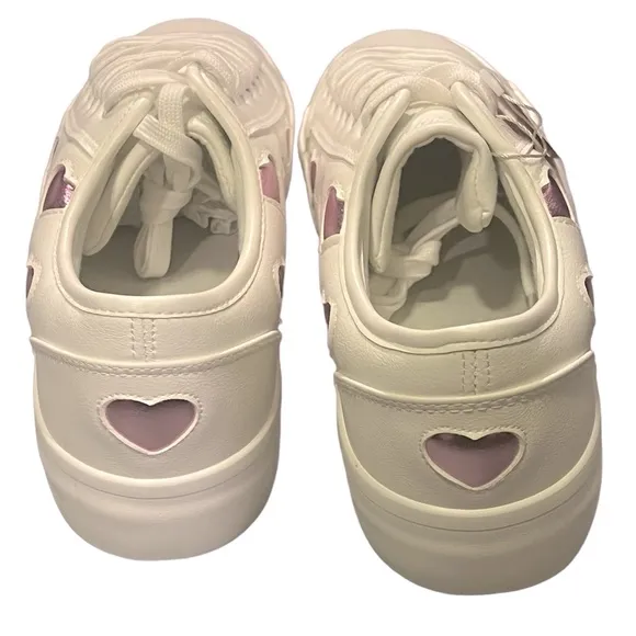 NWT Sincerely Jules Metallic Hearts Valentine’s Day Sneakers Size 9.5