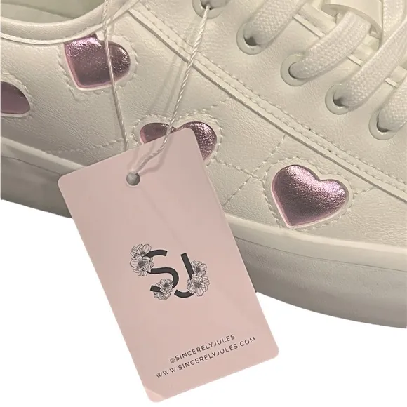 NWT Sincerely Jules Metallic Hearts Valentine’s Day Sneakers Size 9.5
