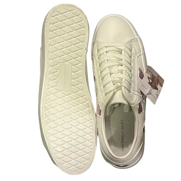 NWT Sincerely Jules Metallic Hearts Valentine’s Day Sneakers Size 9.5
