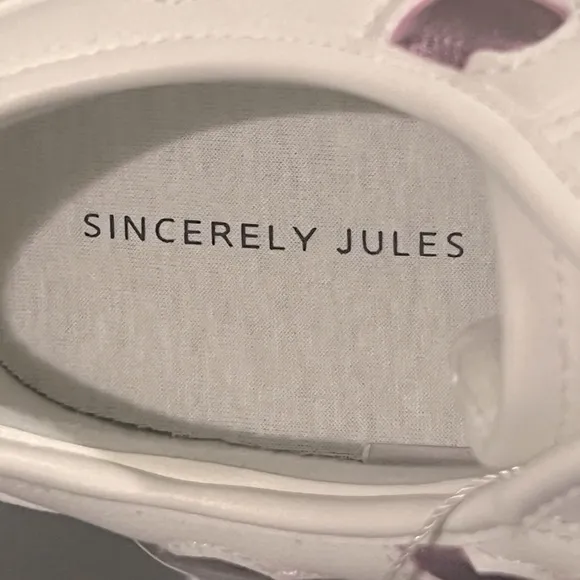 NWT Sincerely Jules Metallic Hearts Valentine’s Day Sneakers Size 9.5