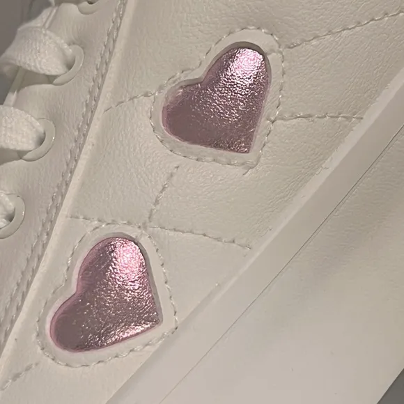 NWT Sincerely Jules Metallic Hearts Valentine’s Day Sneakers Size 9.5