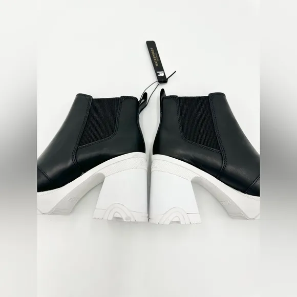 NWT Sorel Brex Chelsea Booties Anniversary Exclusive Limited editio size 7 boots