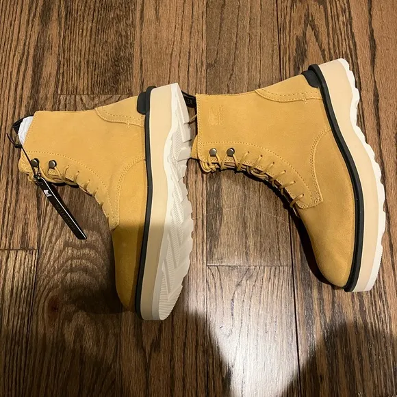 NWT Sorel Hi-Line lace combat boots size 8