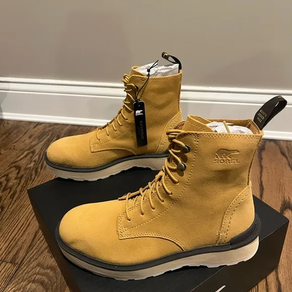 NWT Sorel Hi-Line lace combat boots size 8