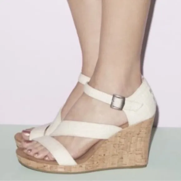NWT Toms Clarissa Wedge Espadrilles Sandals