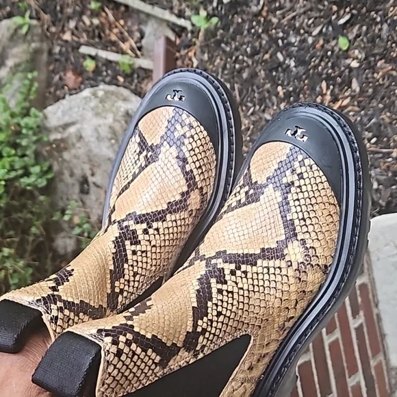 🔥NWT Tory Burch Chelsea Boots, sz 6.5