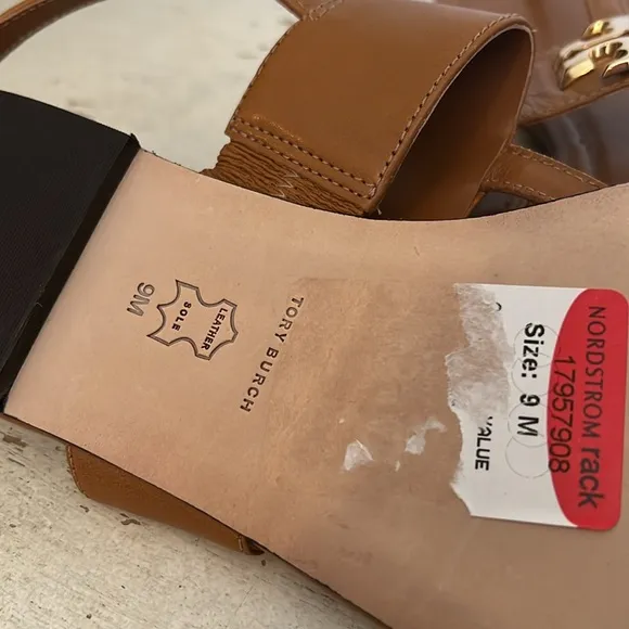 NWT Tory Burch Eleanor Tan Sandals t-strap size 9