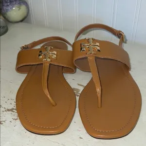 NWT Tory Burch Eleanor Tan Sandals t-strap size 9