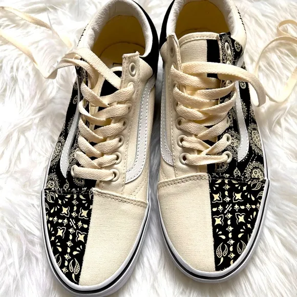 NWT vans old skool split paisley black and white sneakers