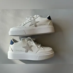 NWT Vintage Havana Ream 10 White/Silver/Navy Platform Sneakers