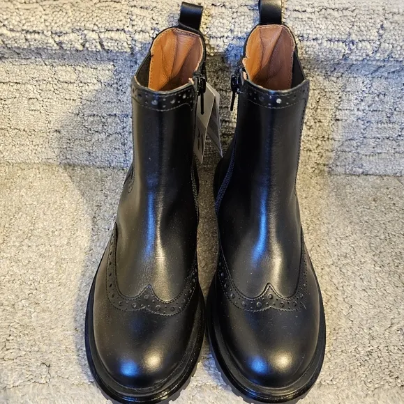 NWT Zara Big Kids Black Leather Die Cut Chelsea Boots