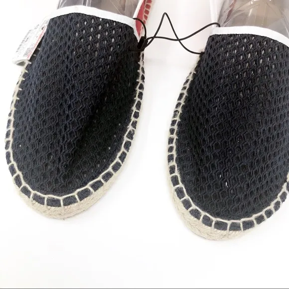 NWT ZARA MAN RED AND NAVY CANVAS ESPADRILLES.