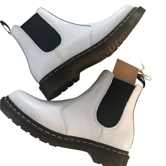 NWT Dr. Martens Smooth Leather Chelsea Boots.