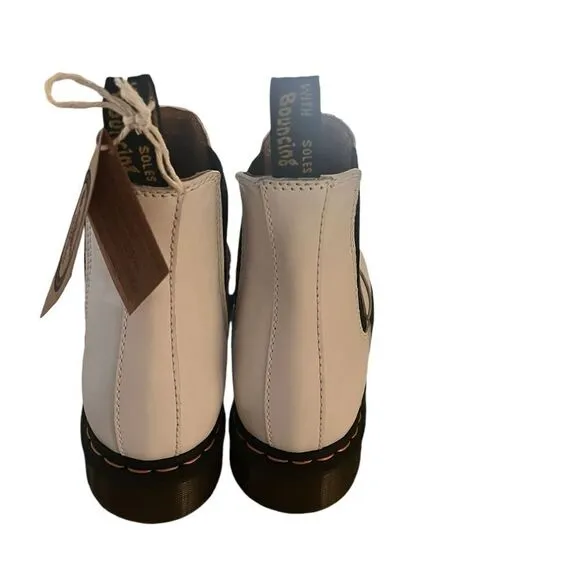NWT Dr. Martens Smooth Leather Chelsea Boots.