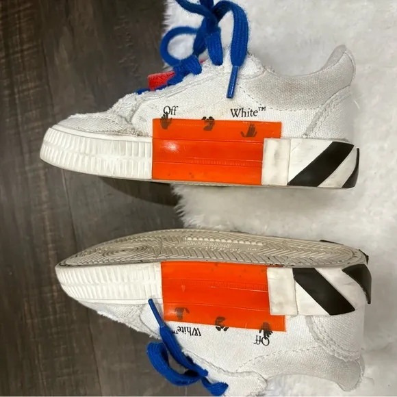 Off-White authentic white vulcanized low top sneakers. EU size 25 toddler boys