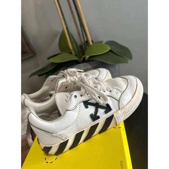 Off White Low Vulcanized Calf Leather Sneakers White Black Kids Size 31 12.5