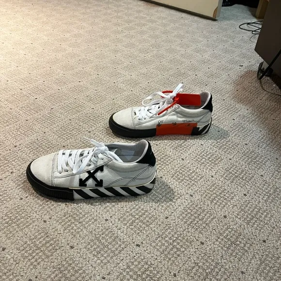 Off-White Vulcanized Low Top Sneakers.