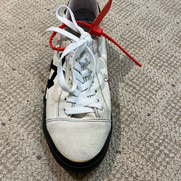 Off-White Vulcanized Low Top Sneakers.