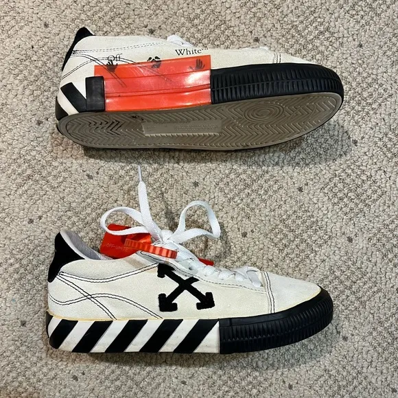Off-White Vulcanized Low Top Sneakers.