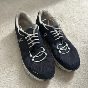 On Men's Cloud 5 Low Top Sneakers