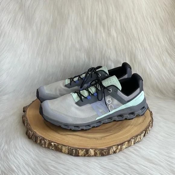 On Running On Cloud cloudvista low top sneakers