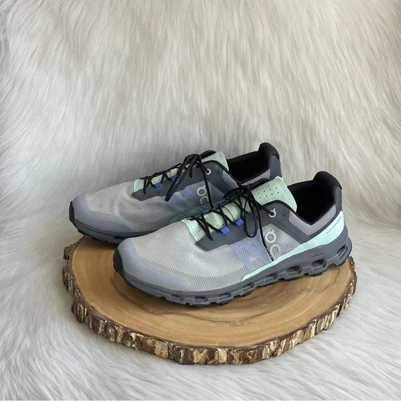 On Running On Cloud cloudvista low top sneakers