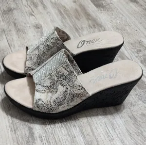 Onex Danica Elastic Wedge Embellished Sandal Slide Women's size 10