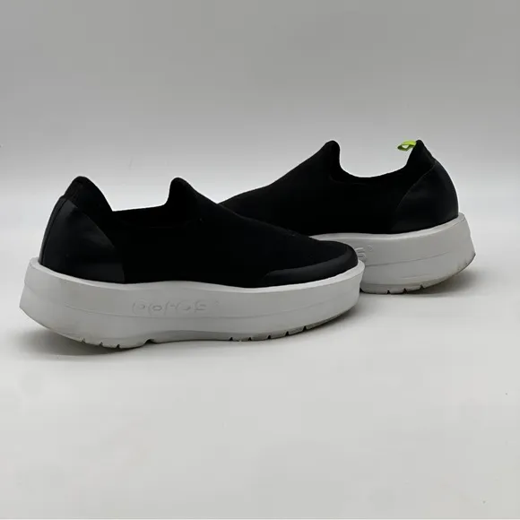 OOFOS OOmega eeZee Low Platform Sneakers. Size 6