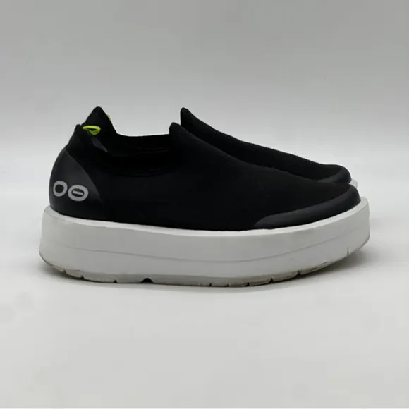 OOFOS OOmega eeZee Low Platform Sneakers. Size 6
