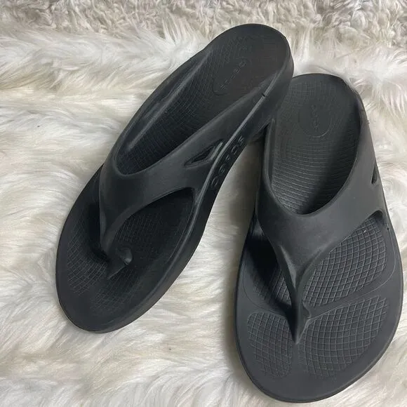 OOFOS Unisex Black Rubber slip on thong sandals Men SZ12 Women SZ14