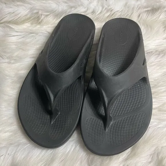 OOFOS Unisex Black Rubber slip on thong sandals Men SZ12 Women SZ14