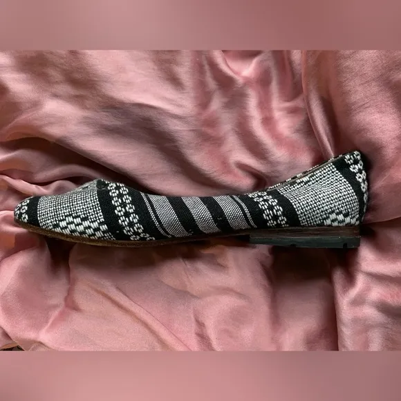 Osborn Ballet Flats Women's 39 Handcrafted Aztec Black   White,  Leather Sole