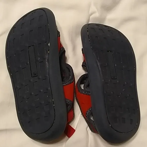 Oshkosh sandals