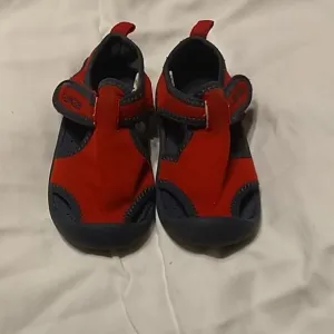 Oshkosh sandals