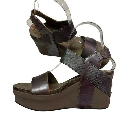 OTBT Bushnell Sandals Womens US 6.5M Pewter Leather Wedge Ankle Strap Slip On