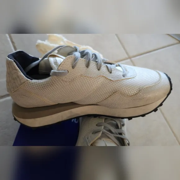 P448 Cancun Womens Task Shimmer Sparkle Low Top Sneakers Shoes Size 40 / US 9