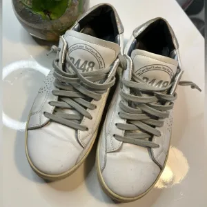 P448 JOHN LOW TOP WHITE SNEAKERS 36