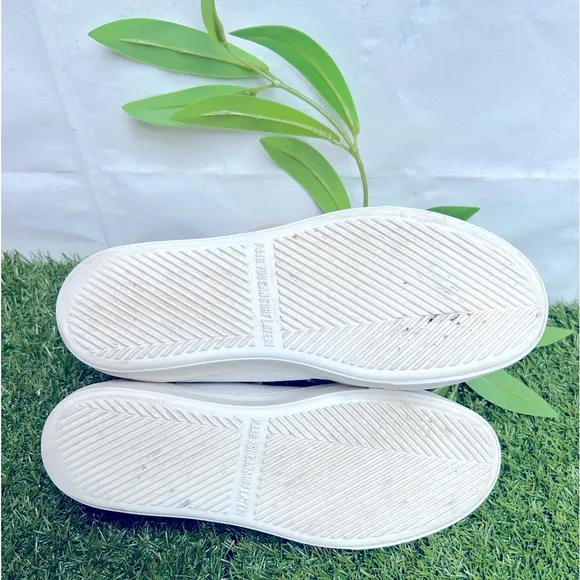 P448 Thea platform sneakers 37white Green Croc Embossed back logo $298 preowned