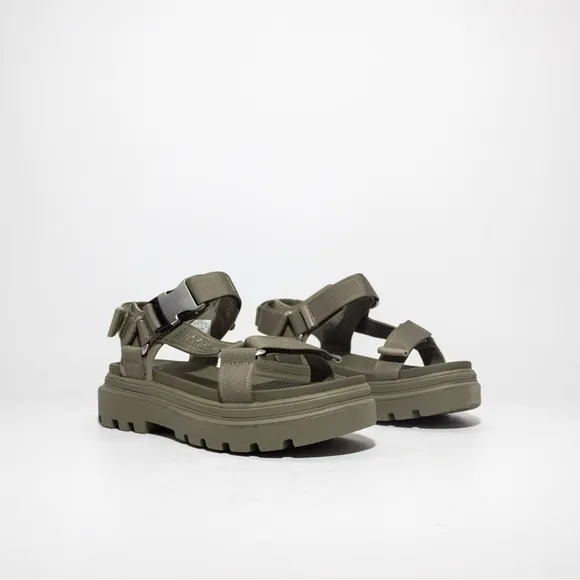 Palladium Pallacruise Strap Sandals In Dusky Green